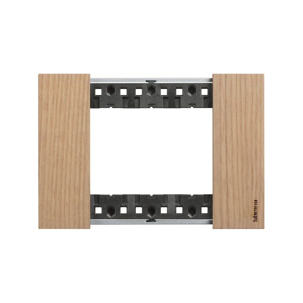 Placa de 3 módulos, roble. KA4803LM Bticino