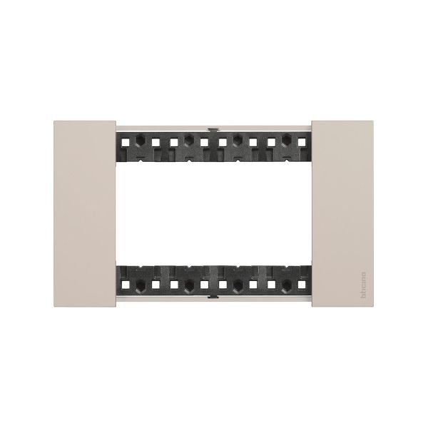 Placa de 4 módulos, arena. KA4804KM Bticino