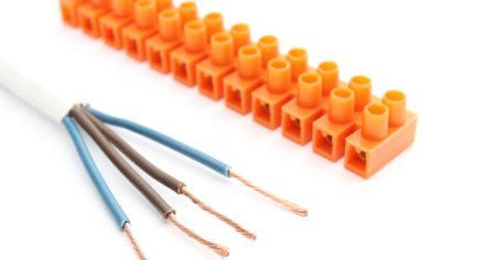 Clemas vs. conectores: 5 diferencias para elegir la mejor opción