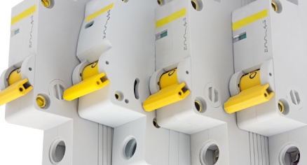 Interruptores termomagnéticos: una guía para hacer la elección correcta