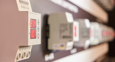 Monitores eléctricos: 6 beneficios en sistemas industriales